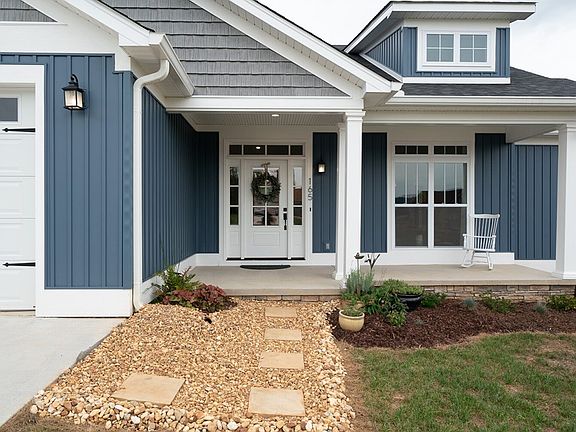 2nd image of 165 Crooked Creek Dr