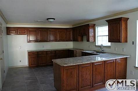 2nd image of 2811 Lee Ave