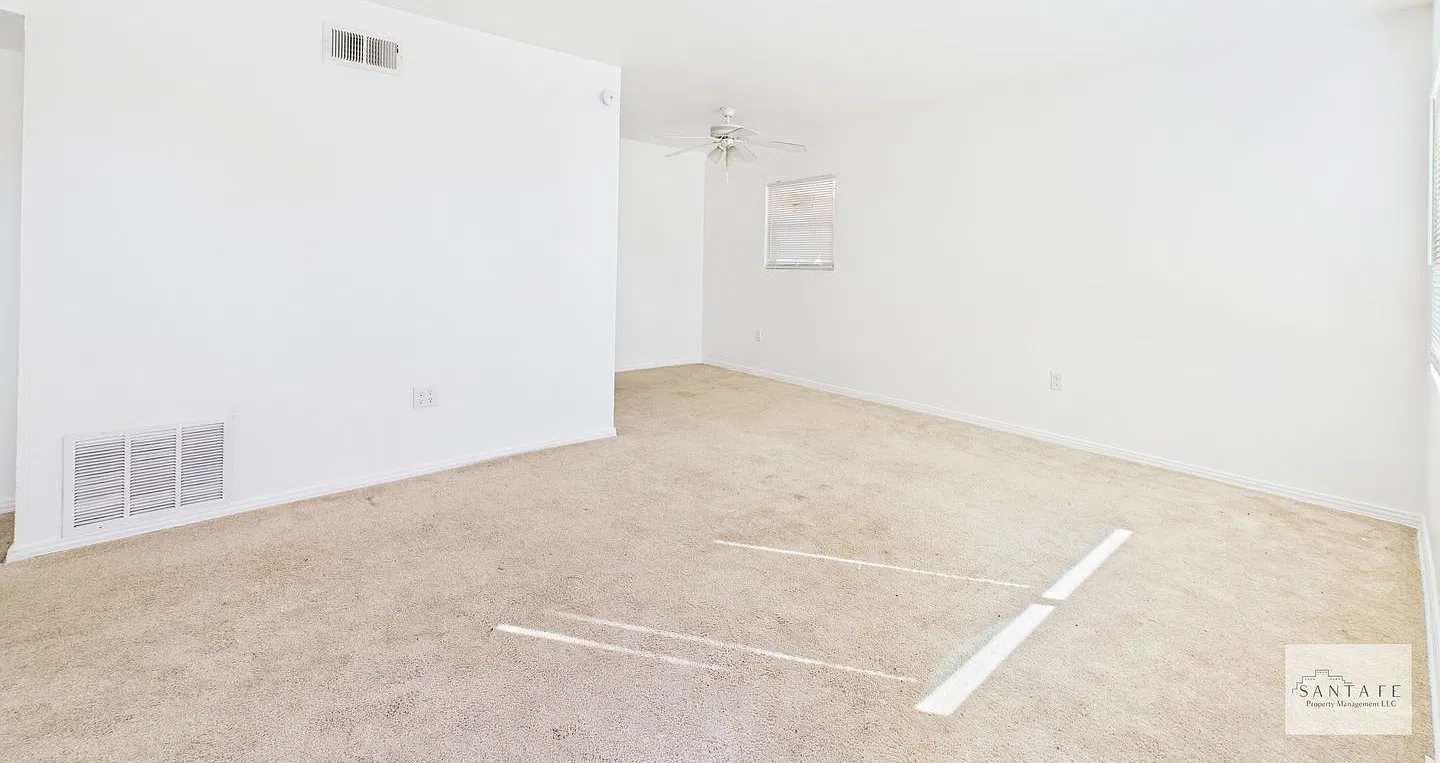 Cute Centrally Located Single Family Home Available Now! — Photo 4