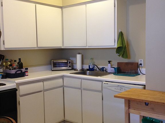 3rd image of 1000 W Huron St APT C5
