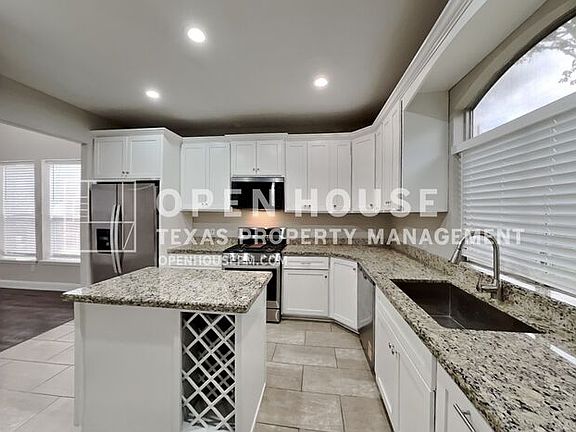 5th image of 2318 Princess Deanna Ln