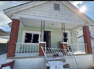 306 Kanawha St, Belle, WV