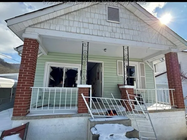 306 Kanawha St, Belle, WV 25015