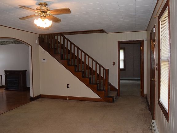 2nd image of 100 Lincoln St