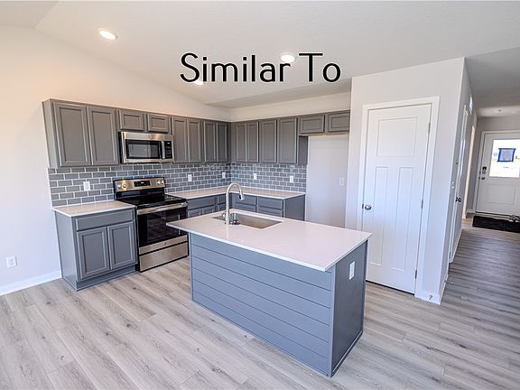 2nd image of 610 NE Meadow Landing Dr