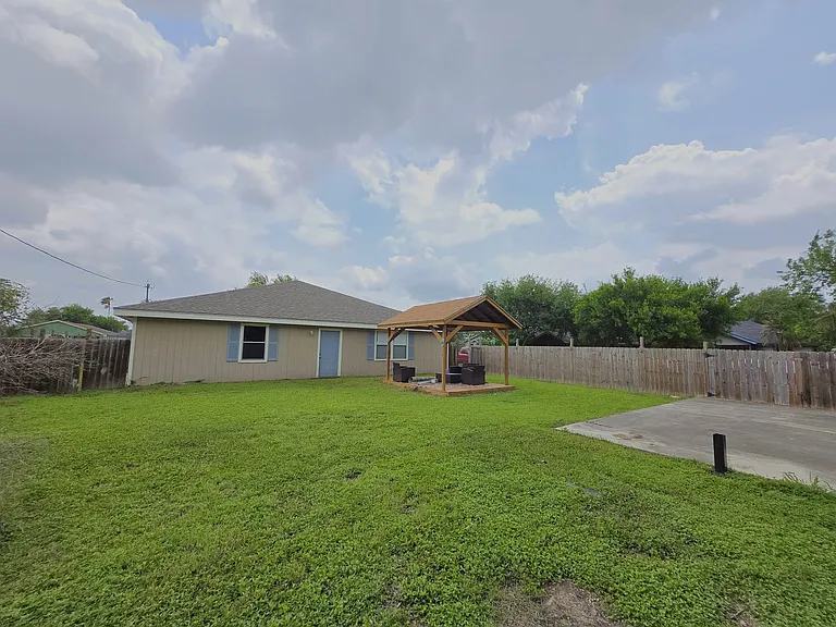 3818 Waterfall St — Photo 13