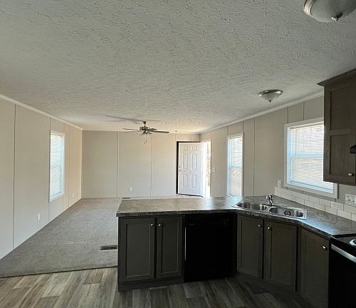 3rd image of 100 Fox Meadows Dr