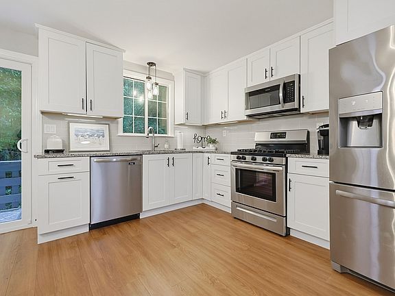 3rd image of 91 W Main St APT 3