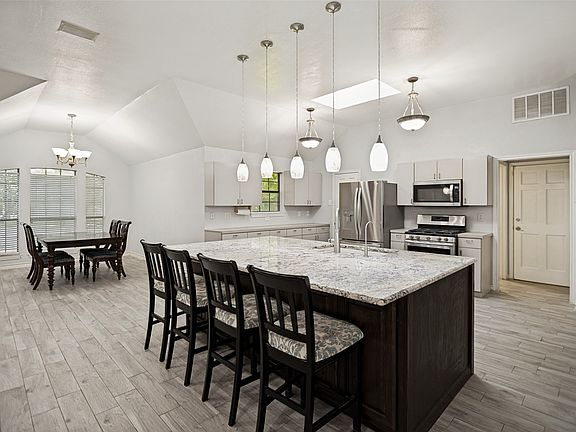 5th image of 5919 Ranchero Ln