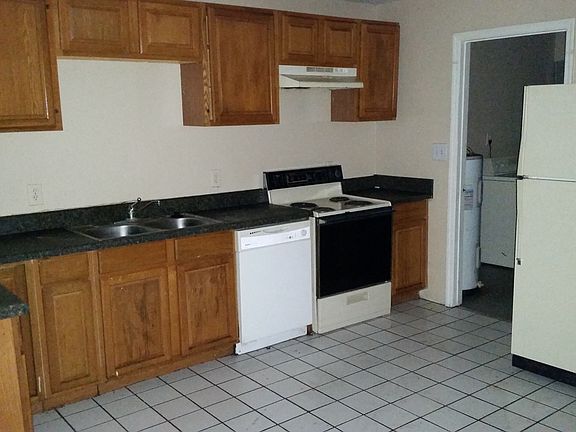 5th image of 5109 Eastwood Dr APT B