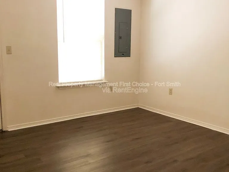 1447 Brazil Ave — Photo 11