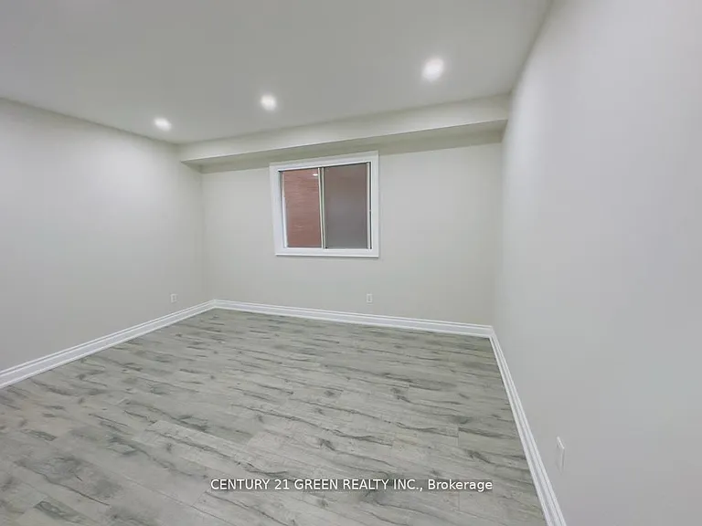 24 Sullivan Dr — Photo 8