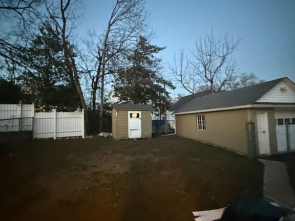 2nd image of 2828 N Stiles St #1