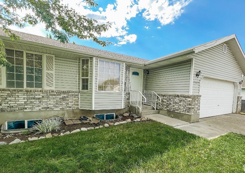 1st image of 2085 N 1100th St E
