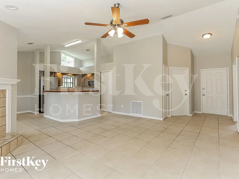 1645 E Ponderosa Pine Dr — Photo 4