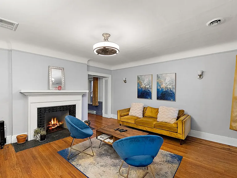 2256 W Philadelphia St — Photo 2