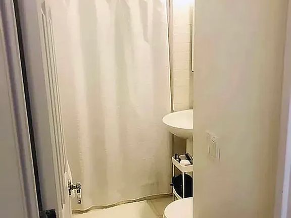 5th image of 325 E 10th St APT F5b