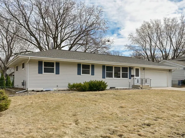 3530 Xylon Ave N, New Hope, MN 55427