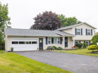 47 Bramblewood Ln W, Rochester, NY 14624