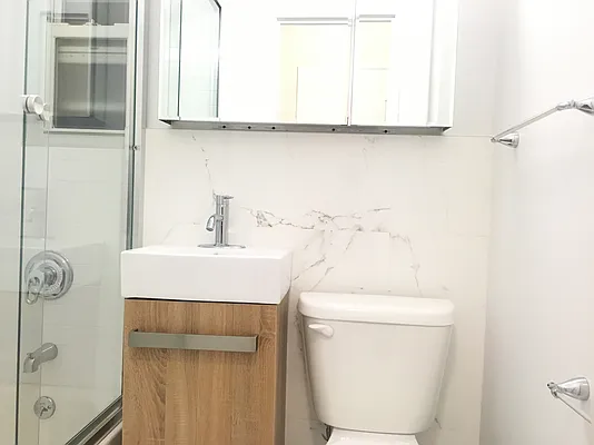 Rented by Bond New York | media 6