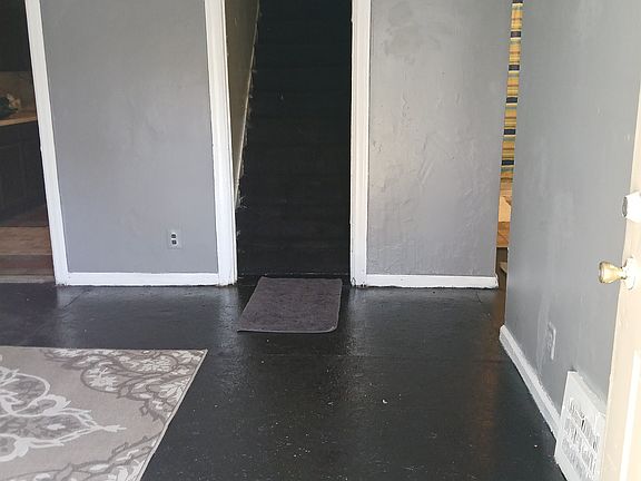 5th image of 9604 Sorrento St
