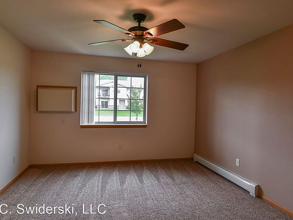 5th image of 940-950 Blue Stone Ln #16