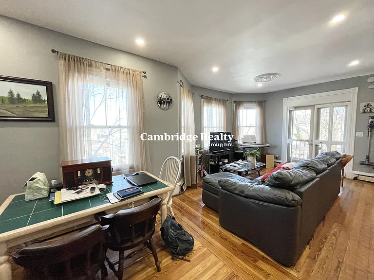 18 Sunset St #3T — Photo 6