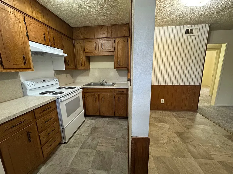 228 Hold Street — Photo 6