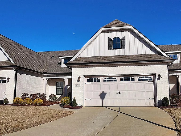 404 Tillane Park Cir SW — Photo 3