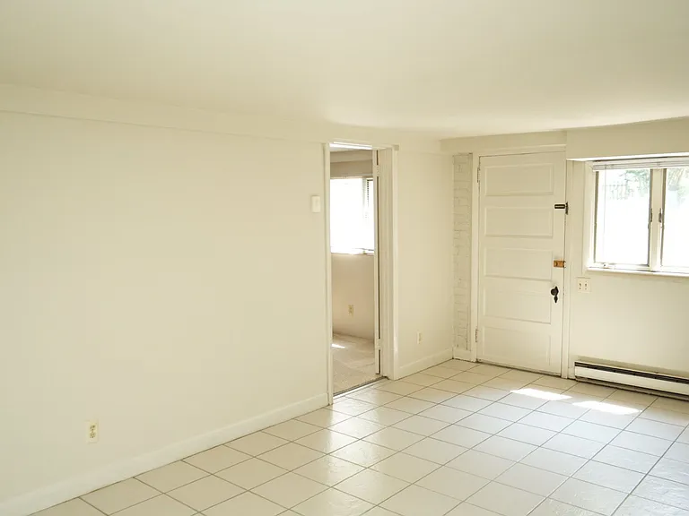 109 Piedmont Ave N — Photo 5