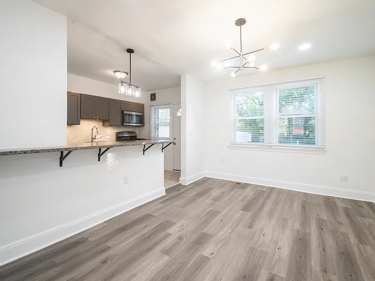 2493 Fairway — Photo 7