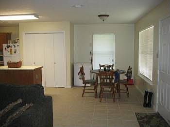 4th image of 211 Richards St