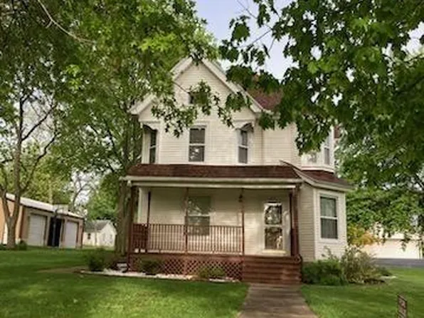 215 Howard St, Effingham, KS 66023