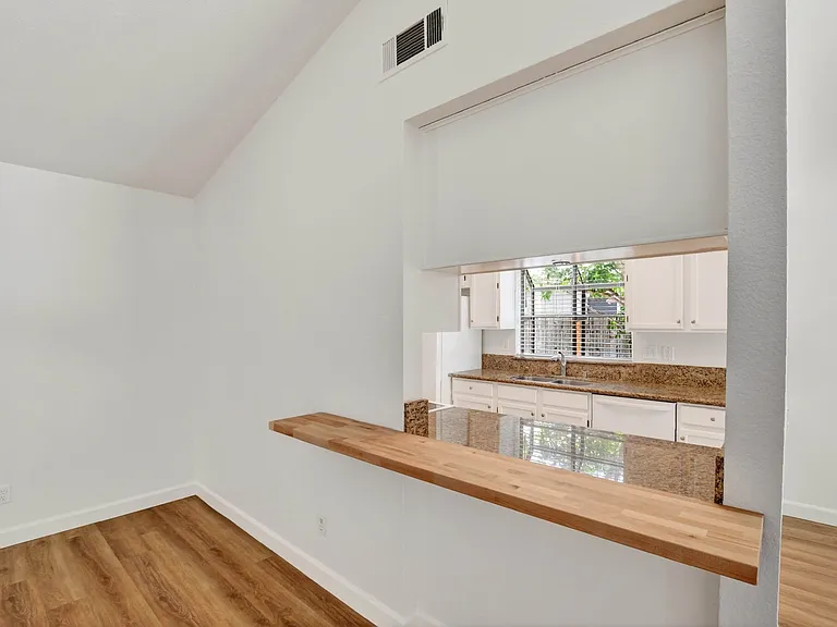 5213 Laguna Park Dr — Photo 13