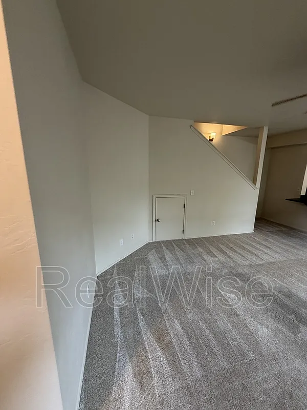 Building Photo - 623 Heber Ln