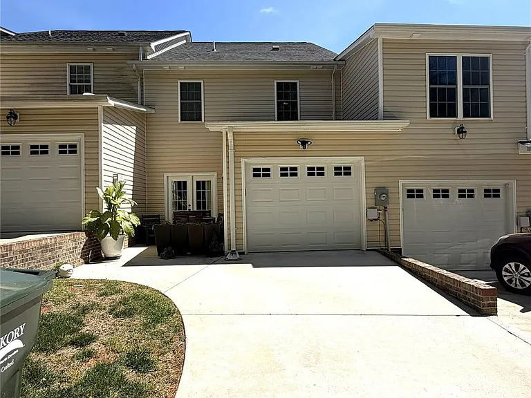 4198 Pickering Dr — Photo 19
