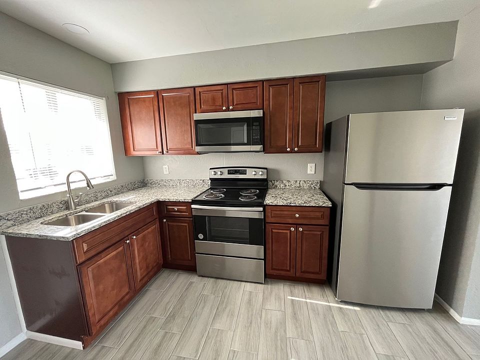 1st image of 115 Gordon Ave S