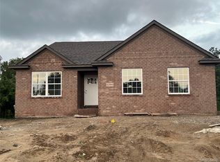 42984 Lexington Ct, Belleville, MI 48111