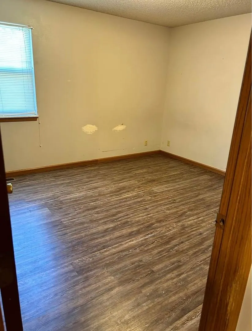 3 Bedroom 2 Bath Home In Joplin-$1200 Rent-$1200 Deposit — Photo 4