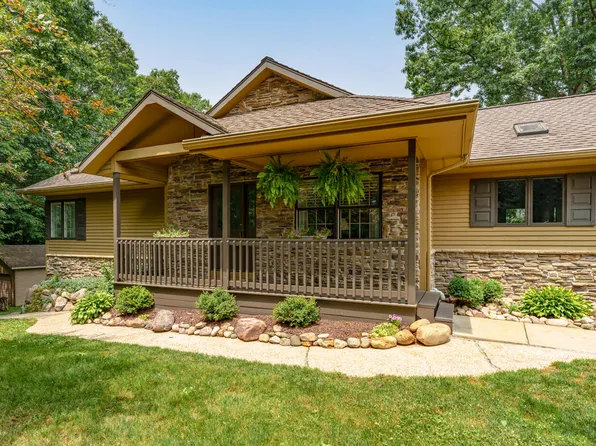 6874 Amelia Dr, Vicksburg, MI 49097