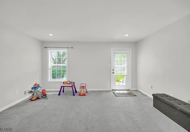 200 Barringer Dr — Photo 23