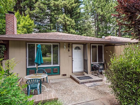 5th image of 120 Lake Dr #6
