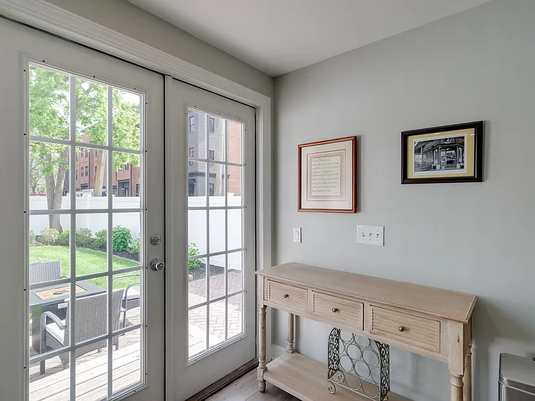 102 Wolfe St — Photo 12