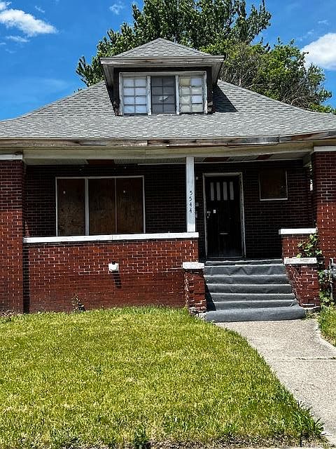 1st image of 5544 Vancouver St