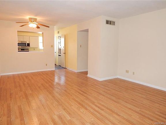 3rd image of 3820 Fairfield Ave Unit 40