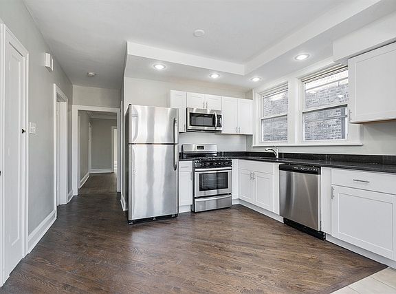 5th image of 5450 W Cornelia Ave #2