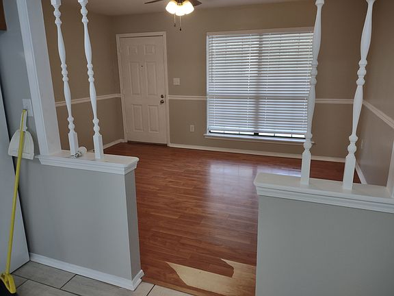 LR/front door from Dining/carport door