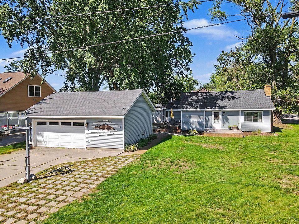 1st image of 66 Lakeview Ave