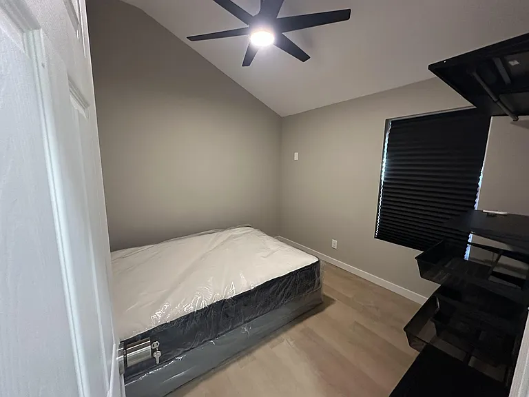 Modern Bedroom New Mattress