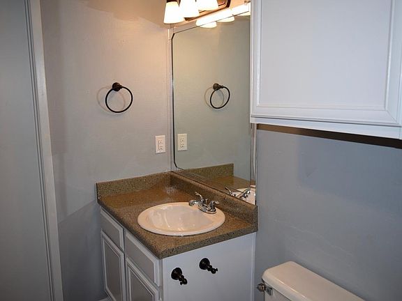 5th image of 400 W Heritage Dr APT 101
